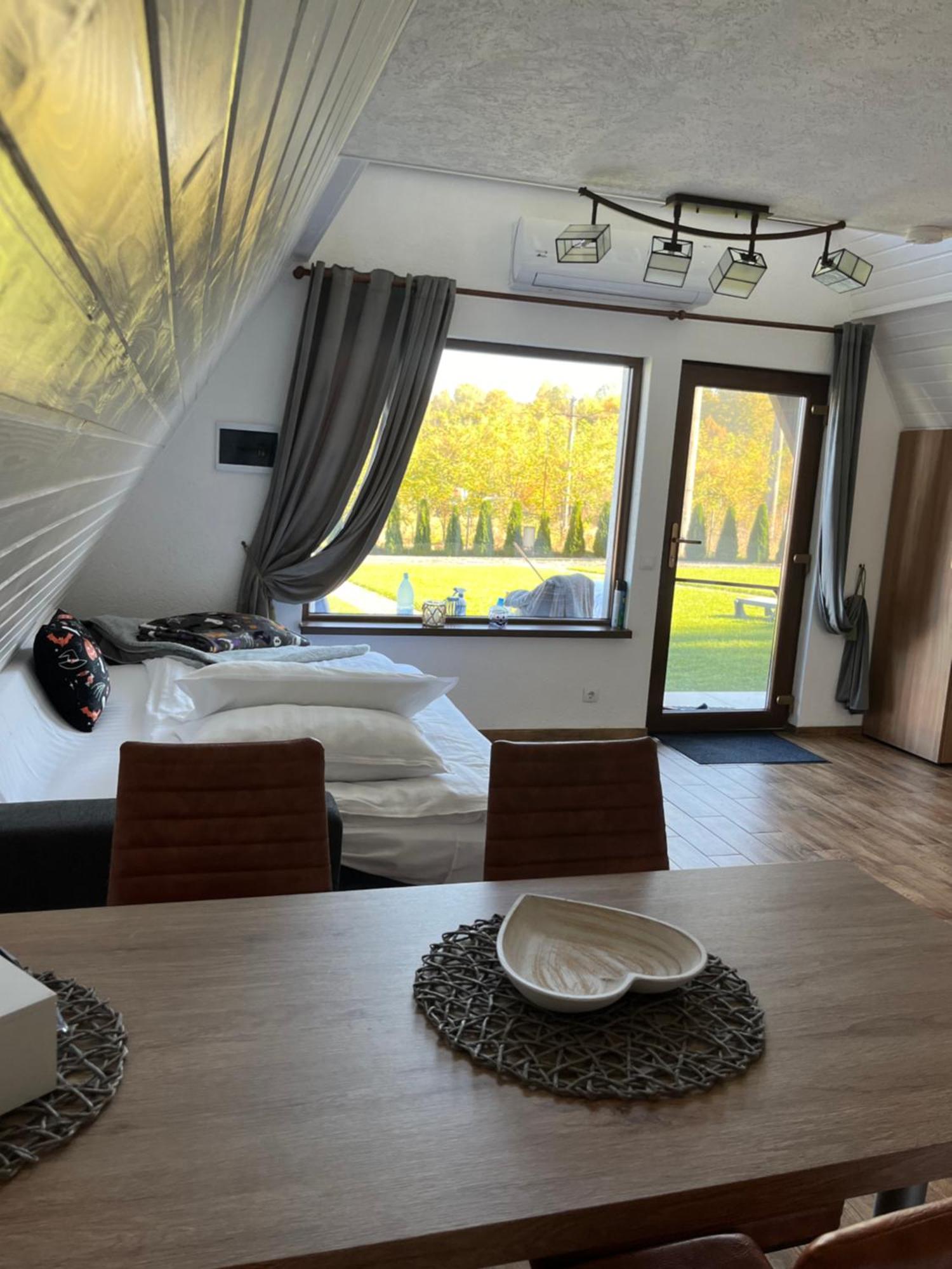 Casutele De Sub Padure Hotell Avrig Eksteriør bilde